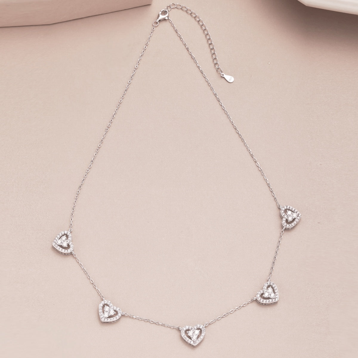 [Royal]Sparkling Five Heart Necklace