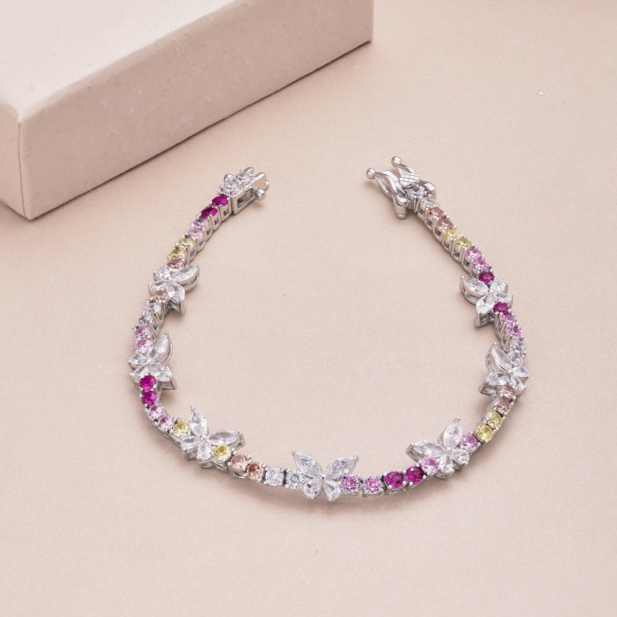 [Royal]Ornate Colorful Butterfly Shape Round Cut Daily Bracelet