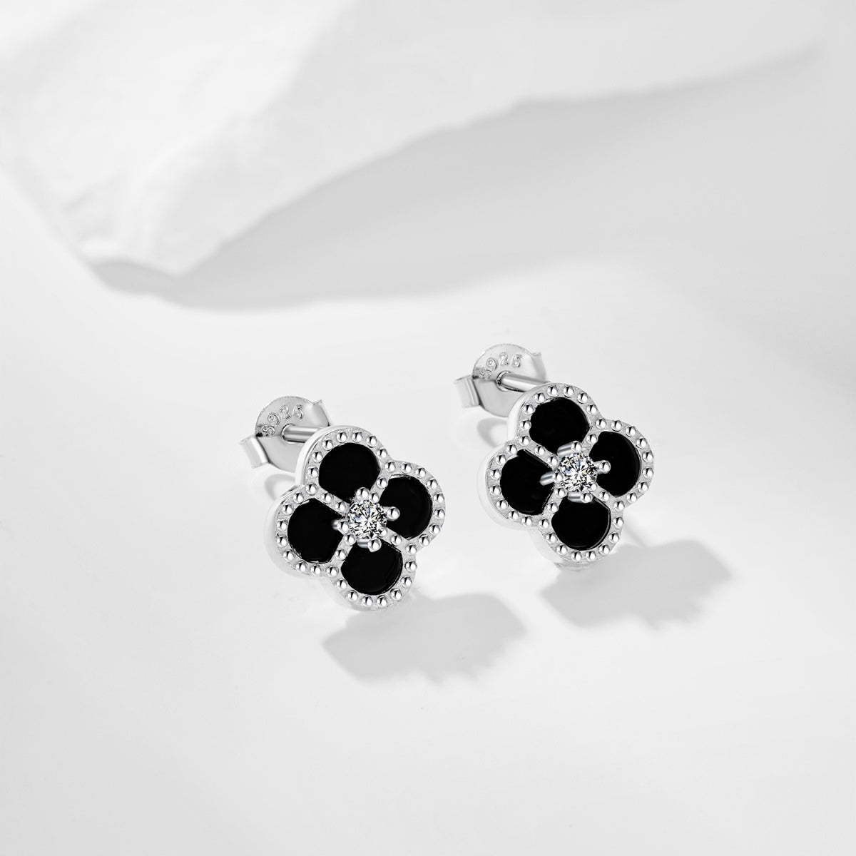 [Royal]Four-Leaf Clover Flower Shape Exquisite Earrings