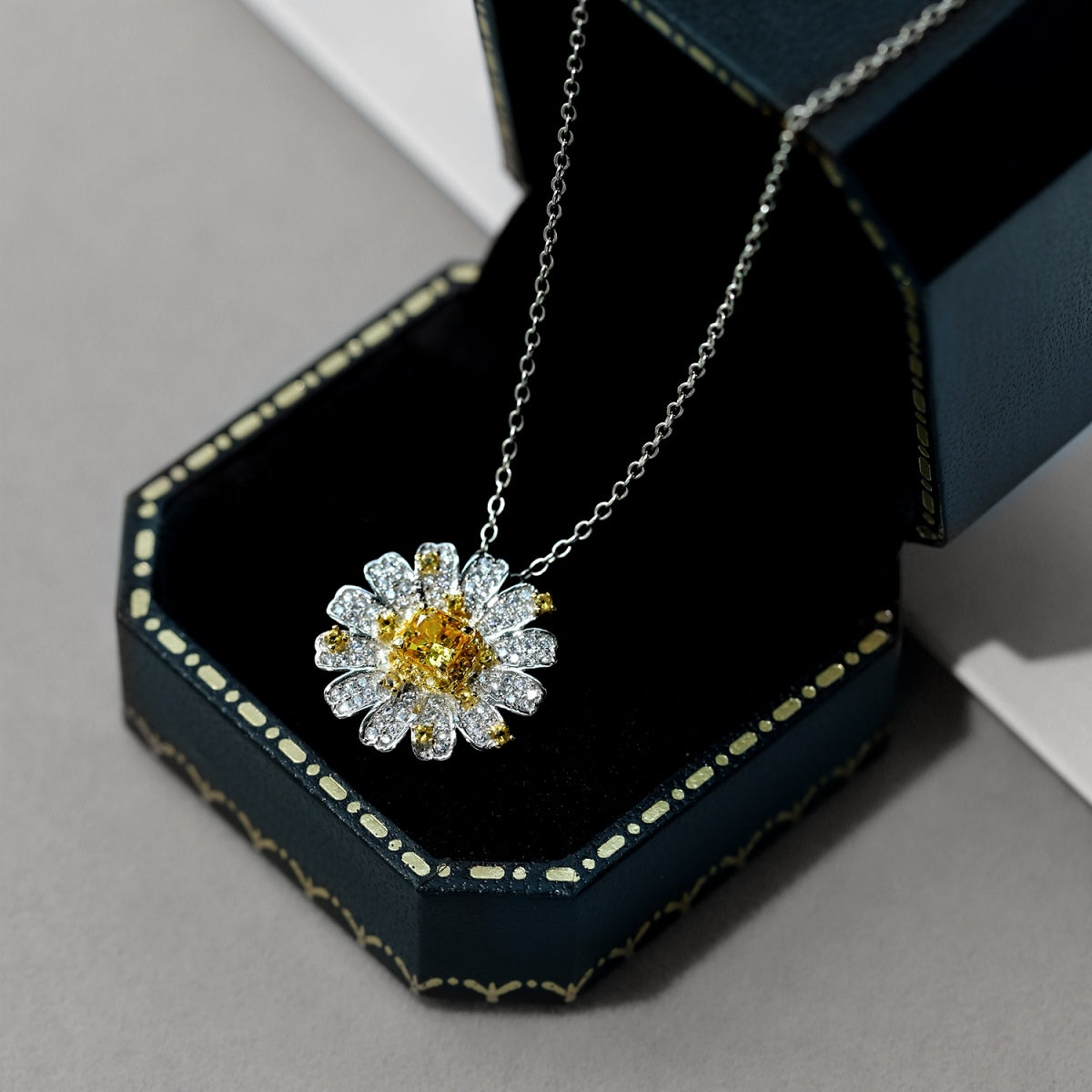 [Royal]Exquisite Daisy Necklace