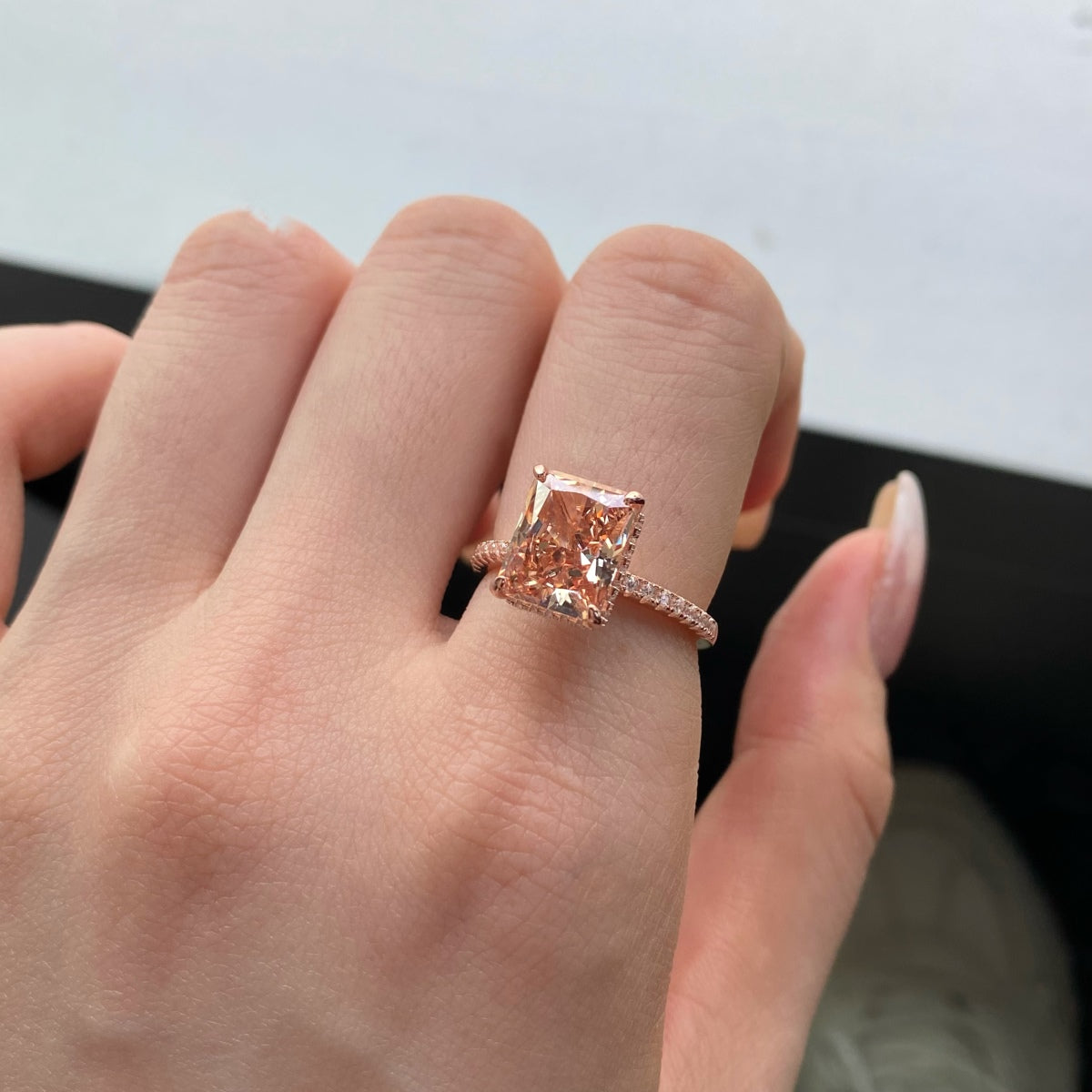 [Royal]4.0 Carat Luxurious Engagement Ring