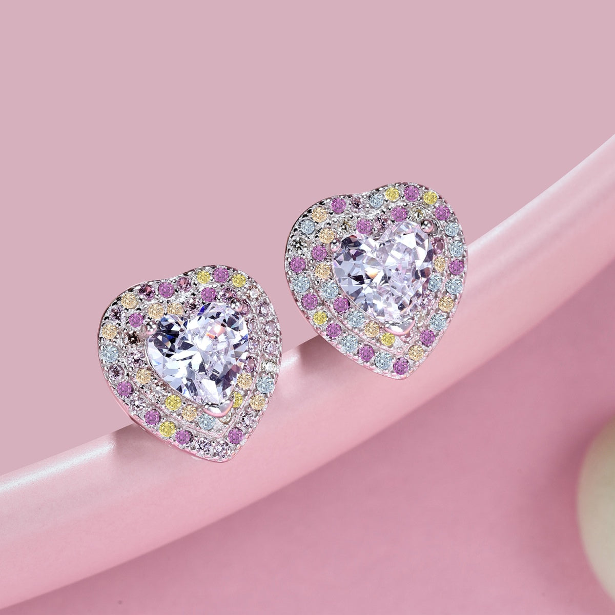 [Royal]Dazzling Heart Shape Lover Earrings