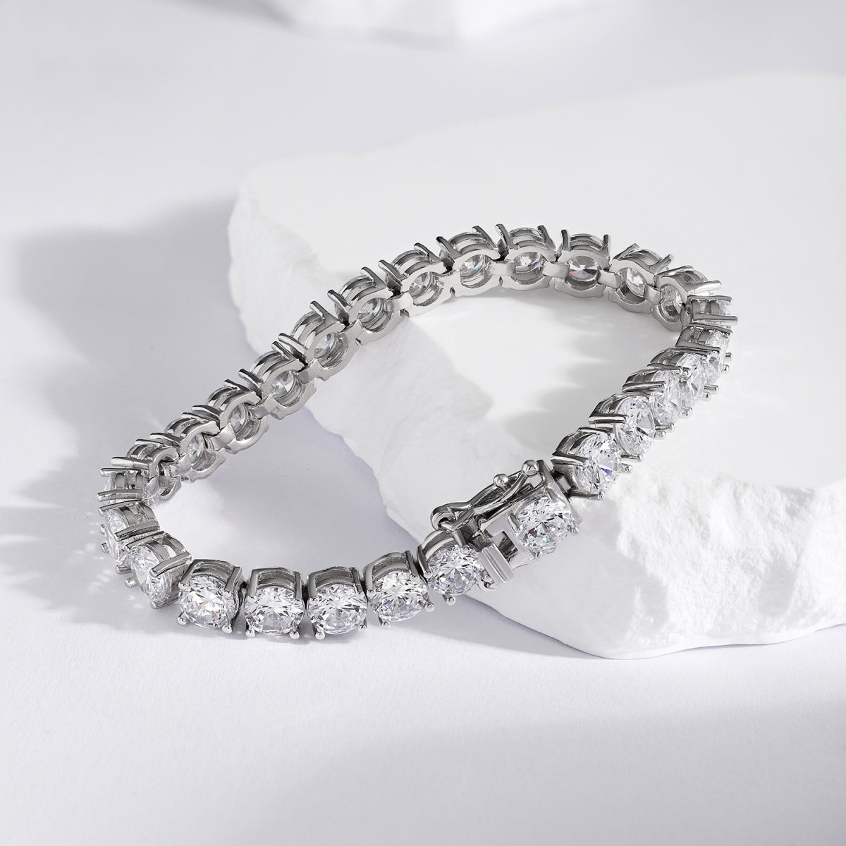 [Royal]0.75 Carat Dazzling Round Cut Wedding Bracelet