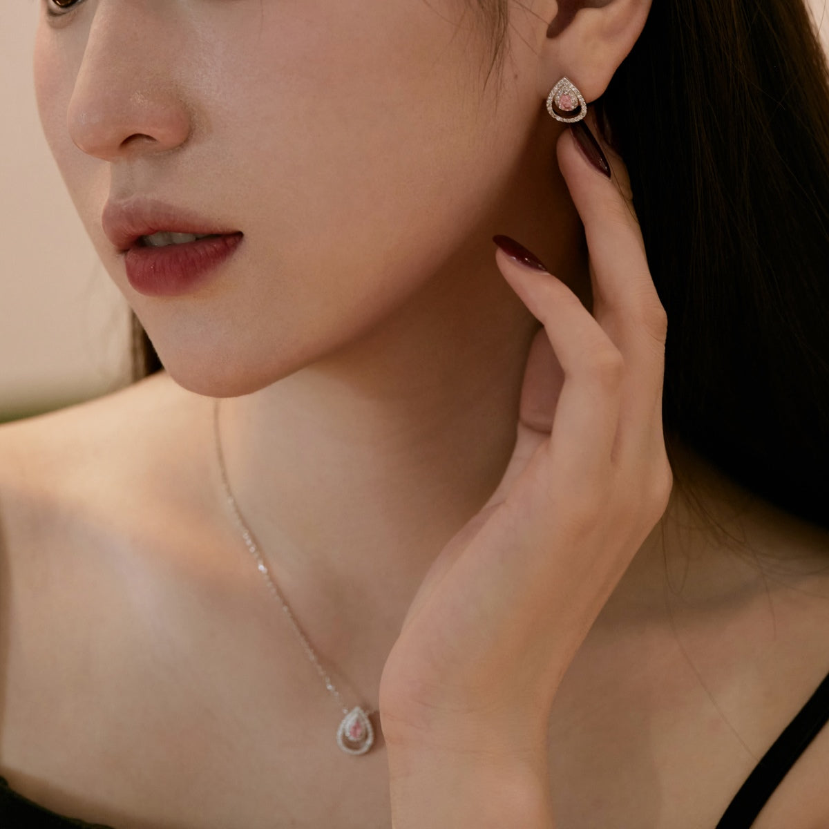 [Royal]Sparkling Delicate Water Drop Shape Daily Earrings