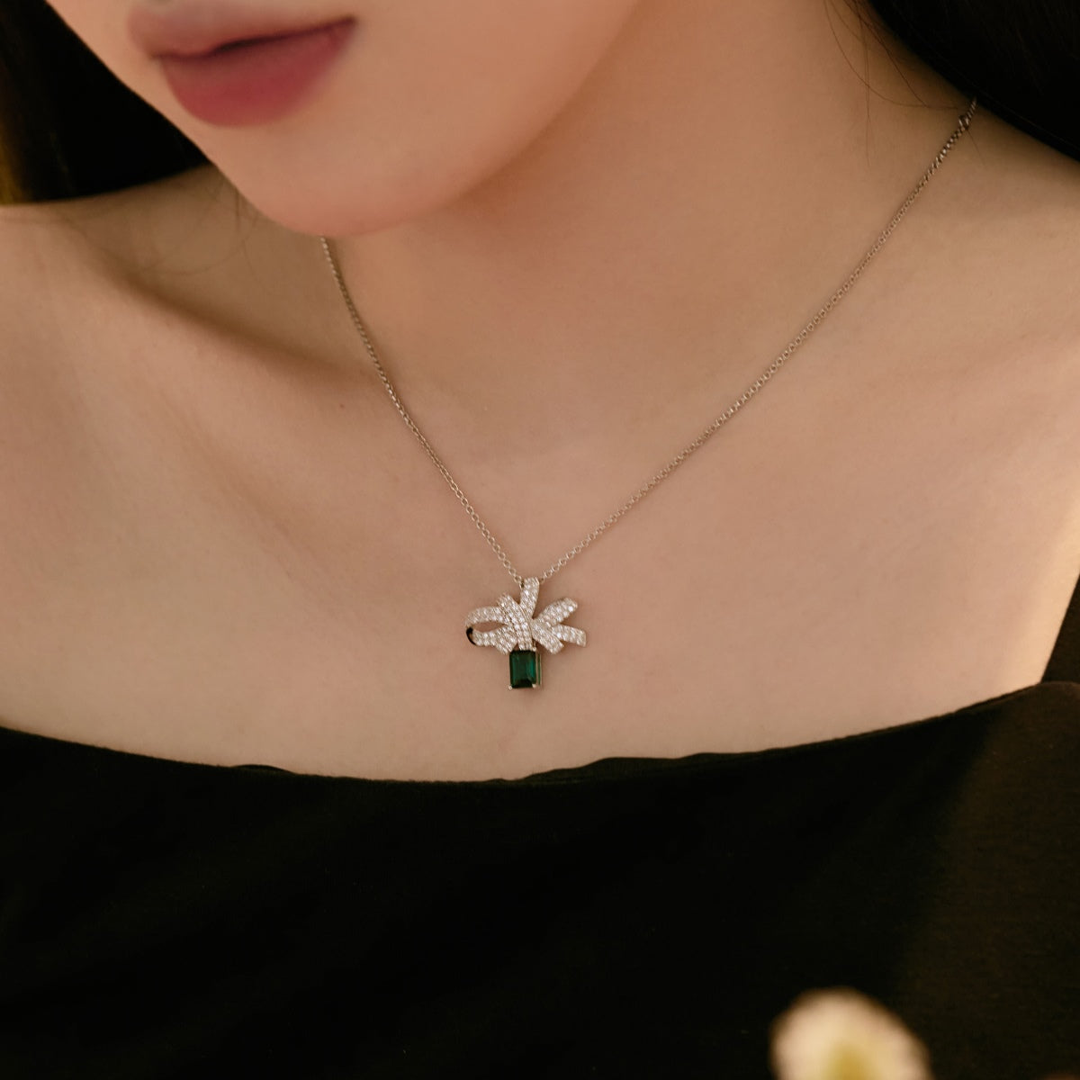 [Royal]Luxurious Flower Shape Emerald Cut Necklace