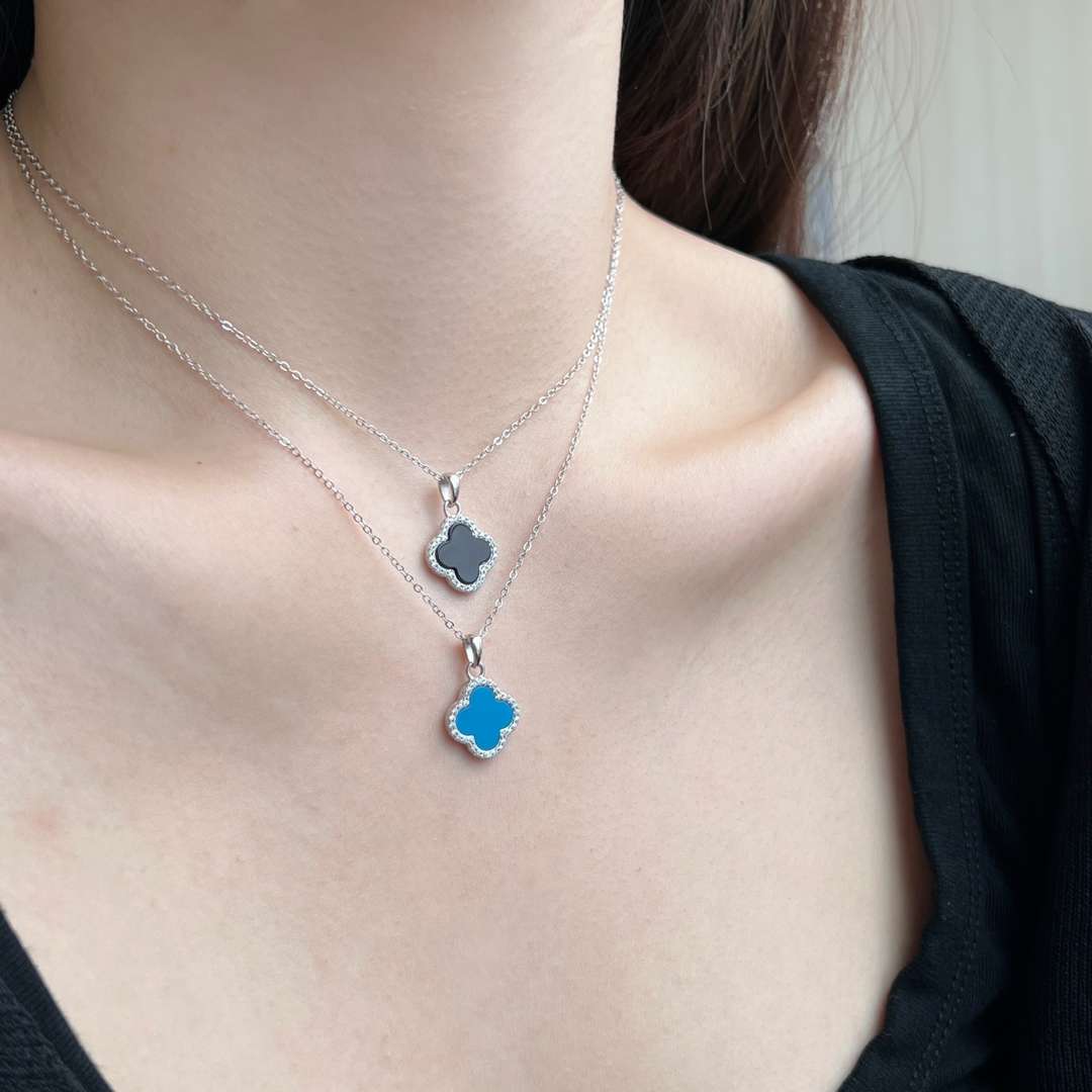 [Royal]Dainty Flower Shape Necklace