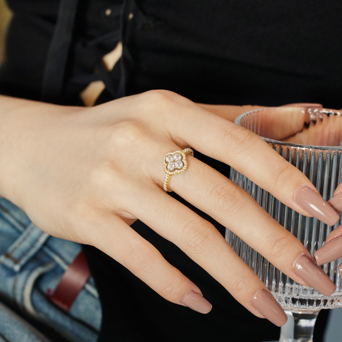 [Royal]Ring mit vierblättrigem Kleeblatt-Blumendesign