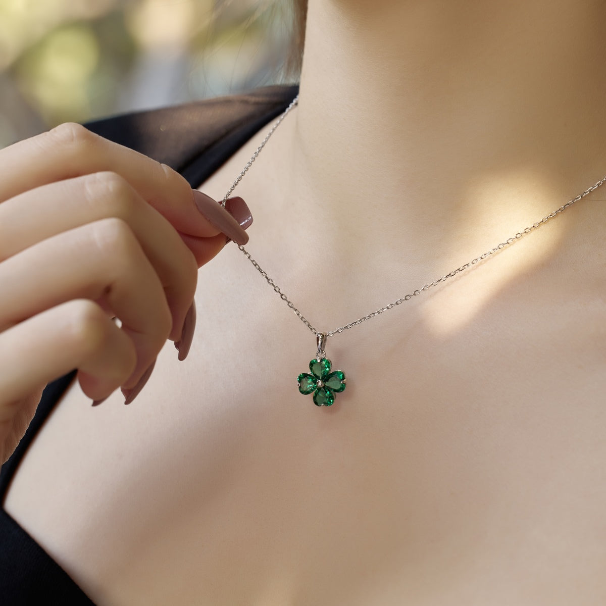 [Royal]Heart-Shaped Four-Leaf Clover Bead Necklace