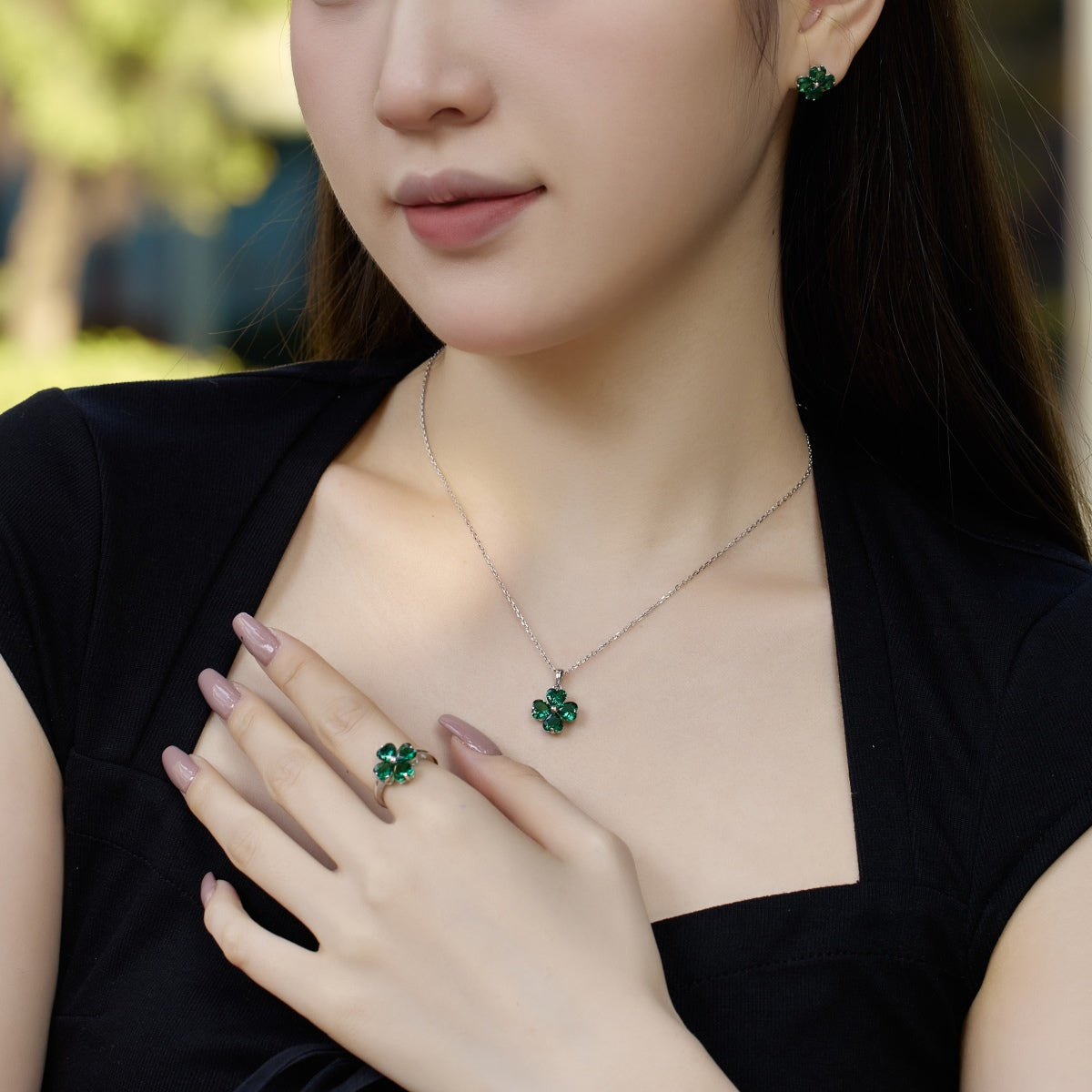 [Royal]Heart-Shaped Four-Leaf Clover Bead Necklace