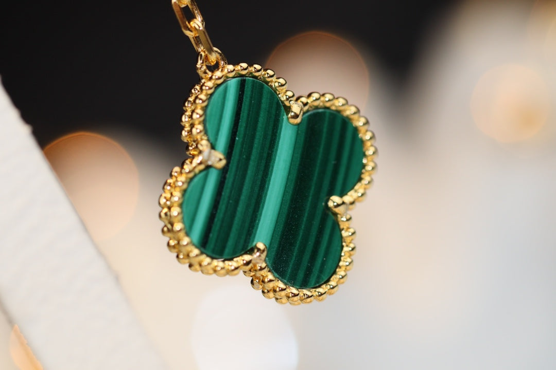 [Royal]CLOVER EARRINGS GOLD MALACHITE DIAMOND 3 MOTIF