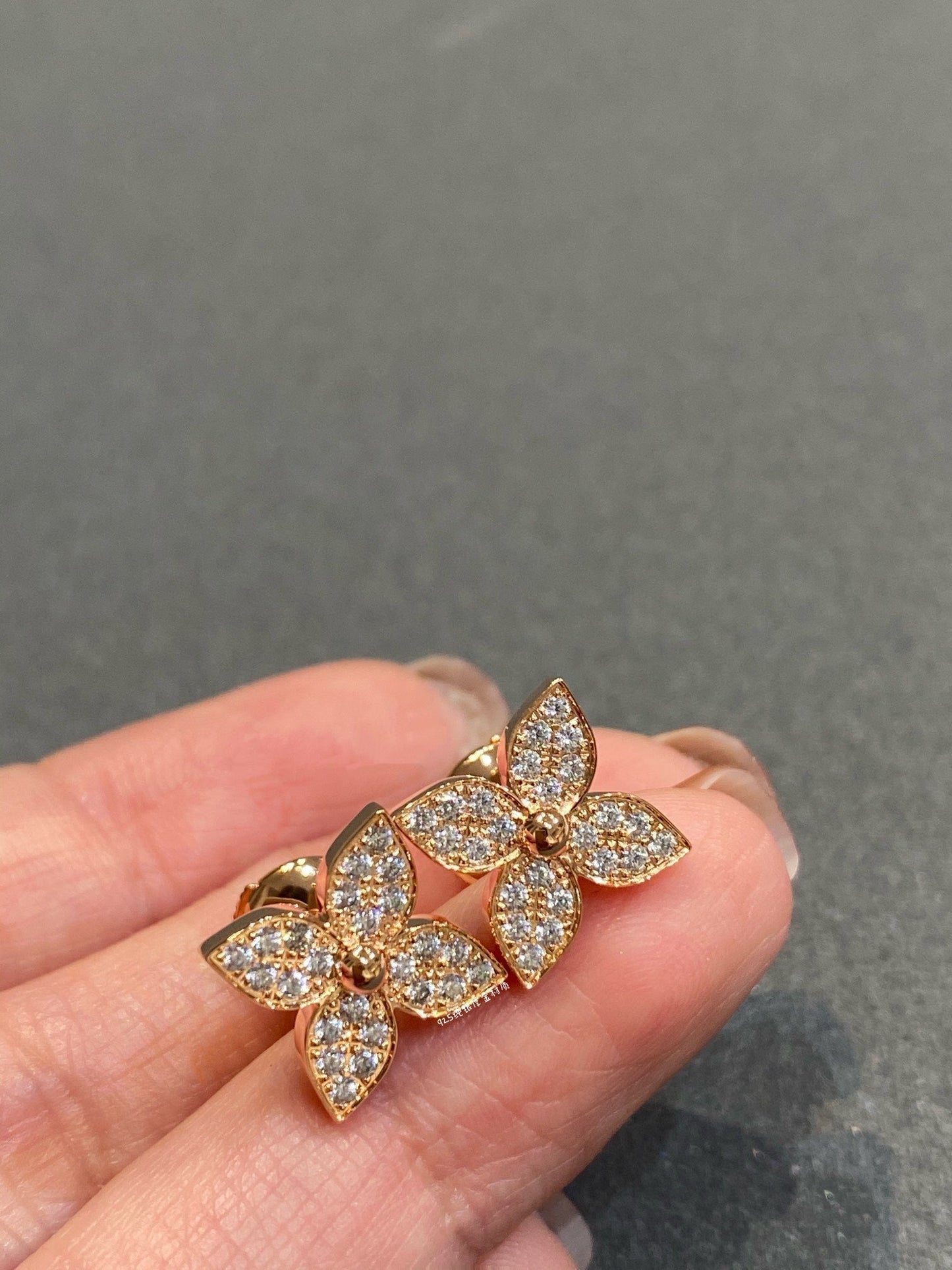 [Royal]STAR DIAMOND EARRINGS