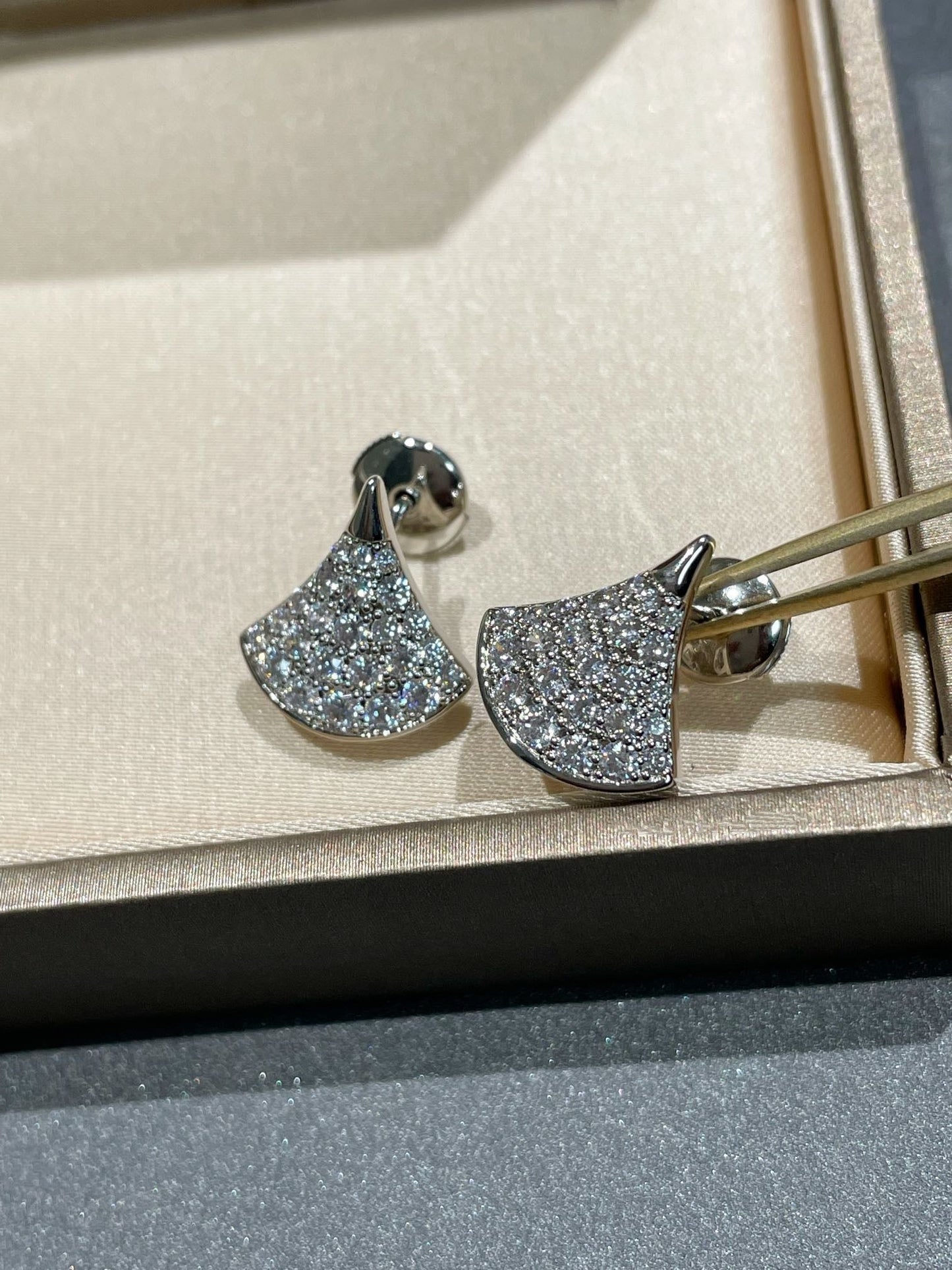 [Royal]DREAM STUD EARRINGS DIAMOND