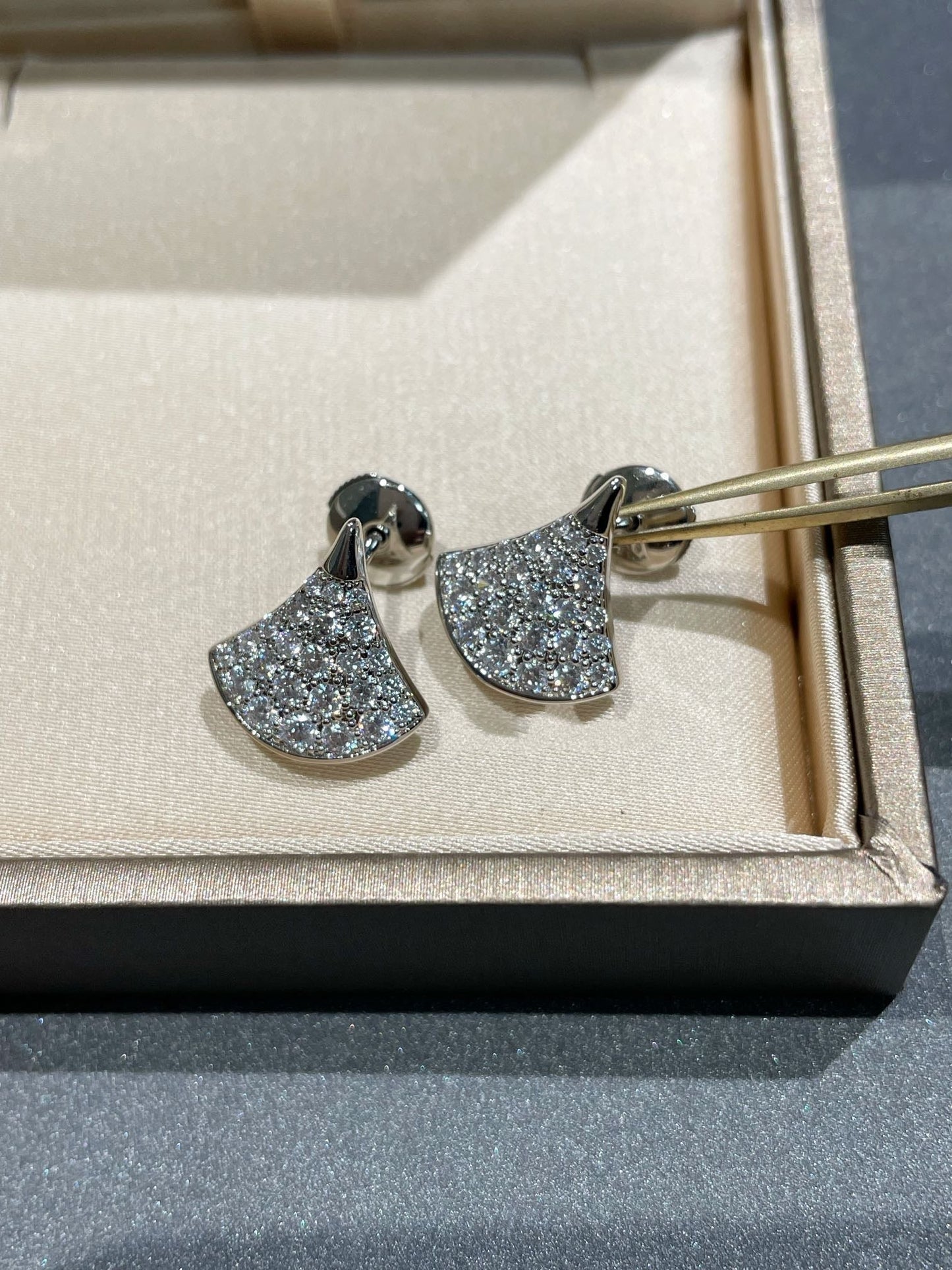 [Royal]DREAM STUD EARRINGS DIAMOND