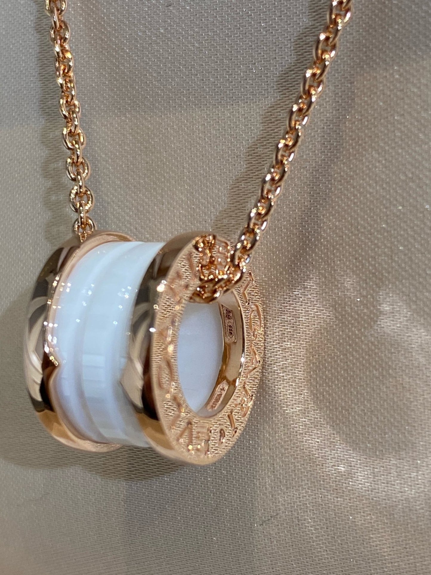 [Royal]ZERO 1 WHITE CERAMIC PINK GOLD NECKLACE