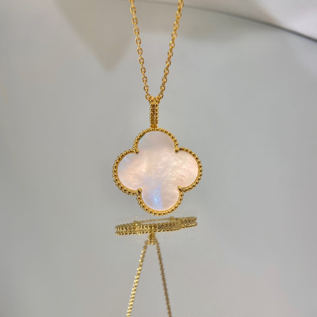 [Royal]CLOVER 25MM MOP LARGE PENDANT NECKLACE