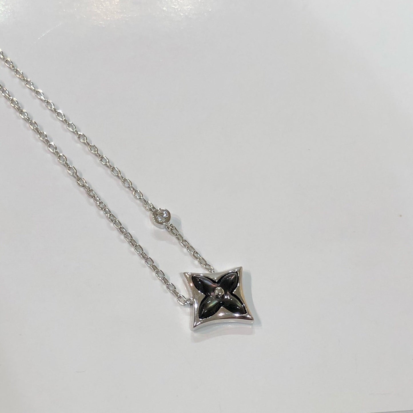 [Royal]STAR BLACK MOP NECKLACE