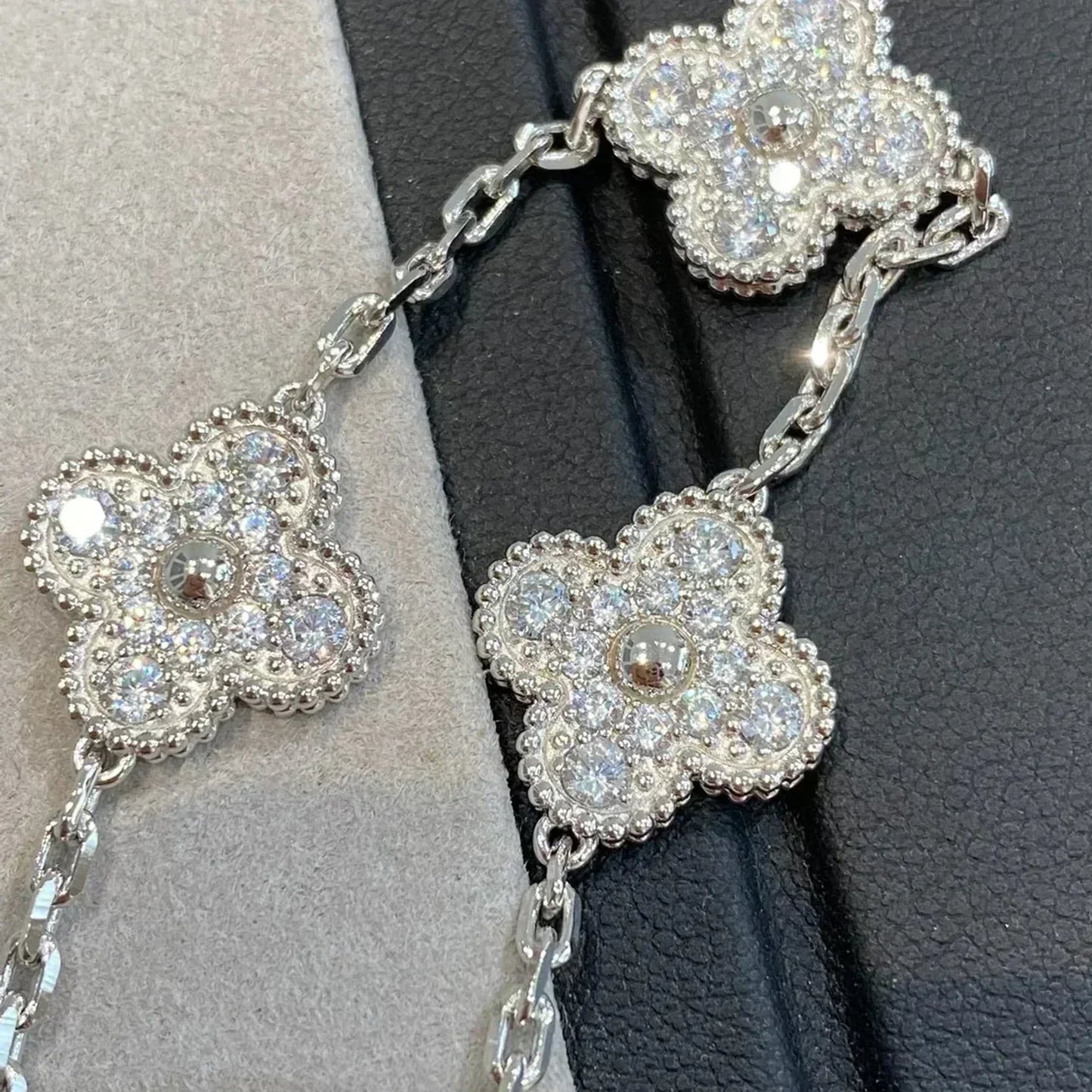 [Royal]CLOVER 5 MOTIFS  DIAMOND BRACELET SILVER