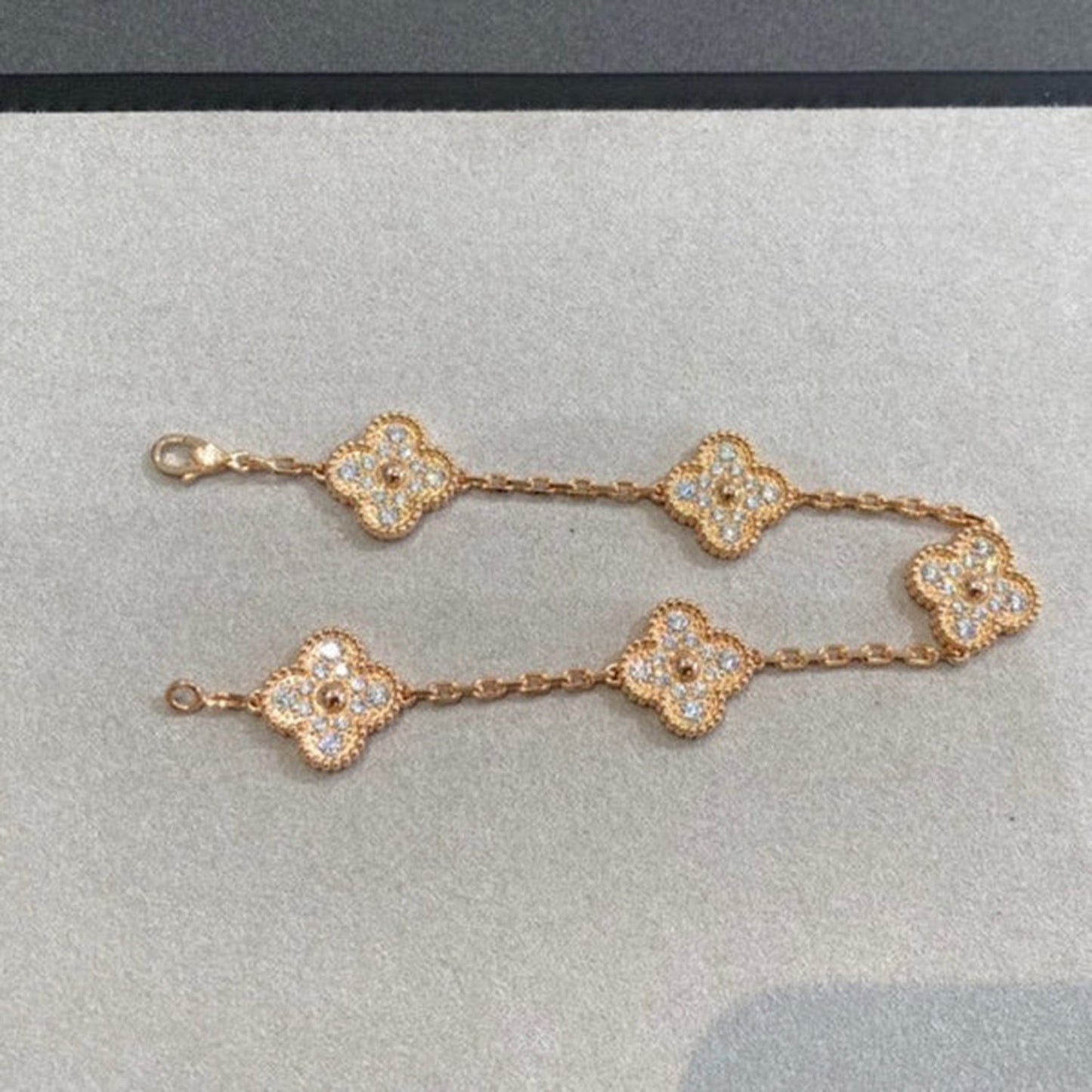 [Royal]CLOVER 5 MOTIFS  FULL DIAMOND BRACELET