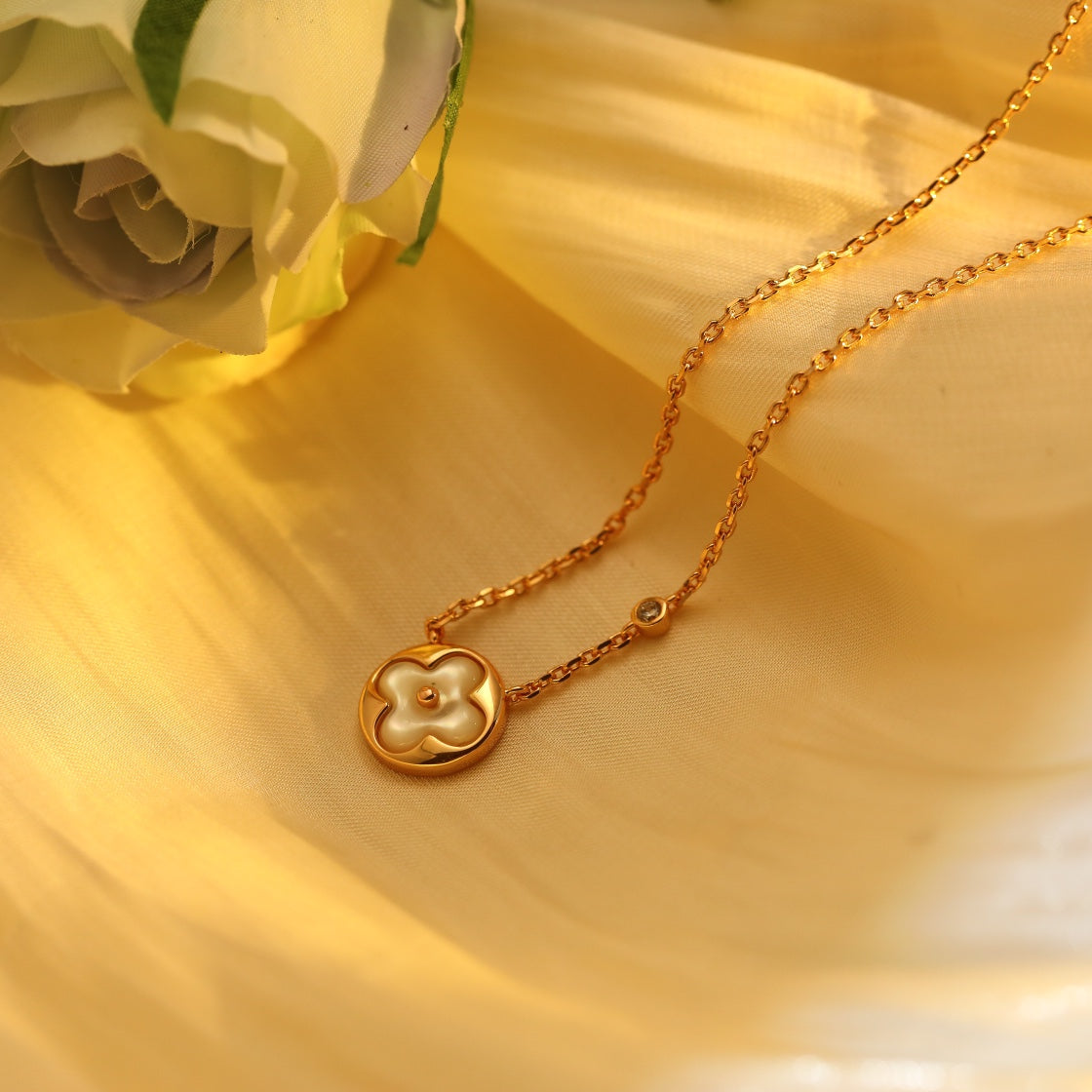 [Royal]SUN PEDANT PINK GOLD 1 DIAMOND NECKLACE