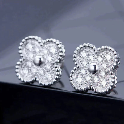 [Royal]CLOVER 1 MOTIFS DIAMOND STUD EARRINGS SILVER