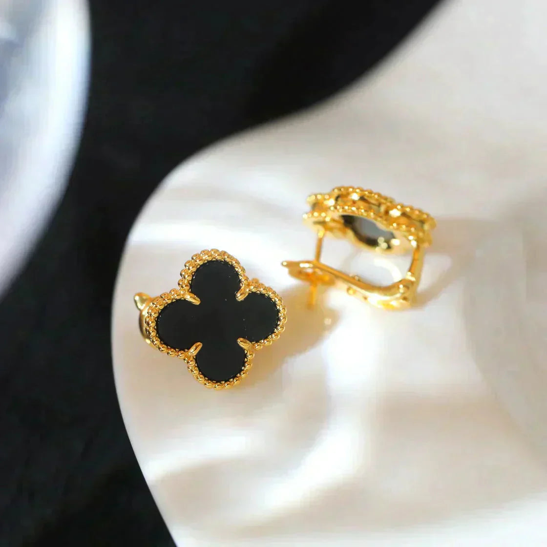 [Royal]CLOVER MEDIUM 1 MOTIFS  ONYX STUD EARRINGS