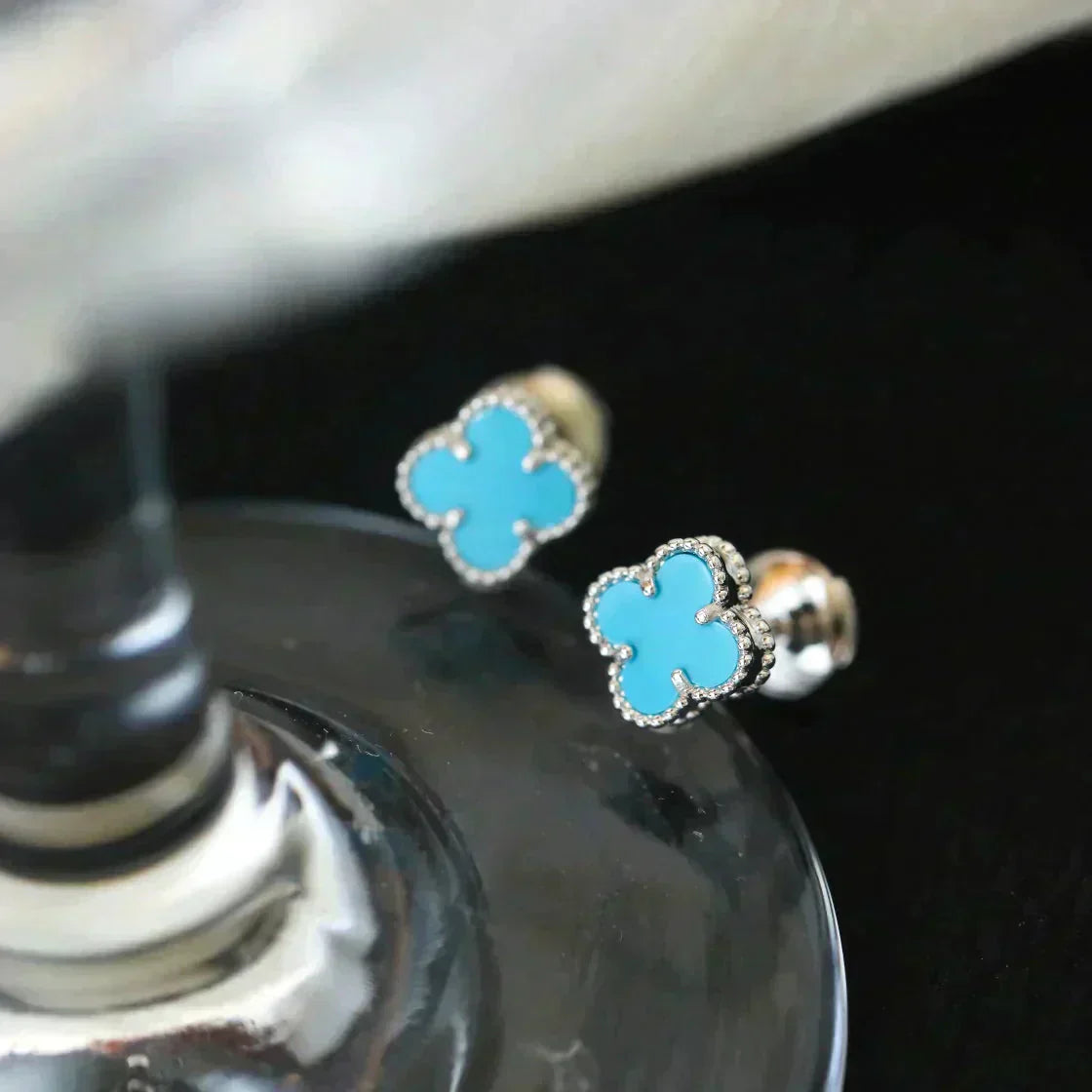 [Royal]CLOVER MINI 9.5MM ONYX STUD EARRINGS SILVER