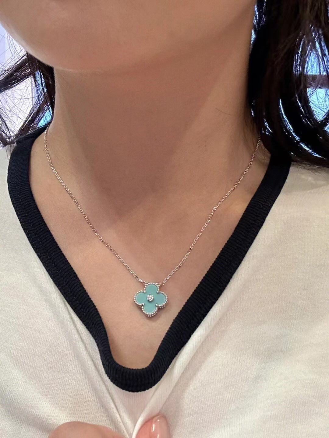 [Royal]CLOVER 1 DIAMOND LIGHT BLUE SILVER NECKLACE