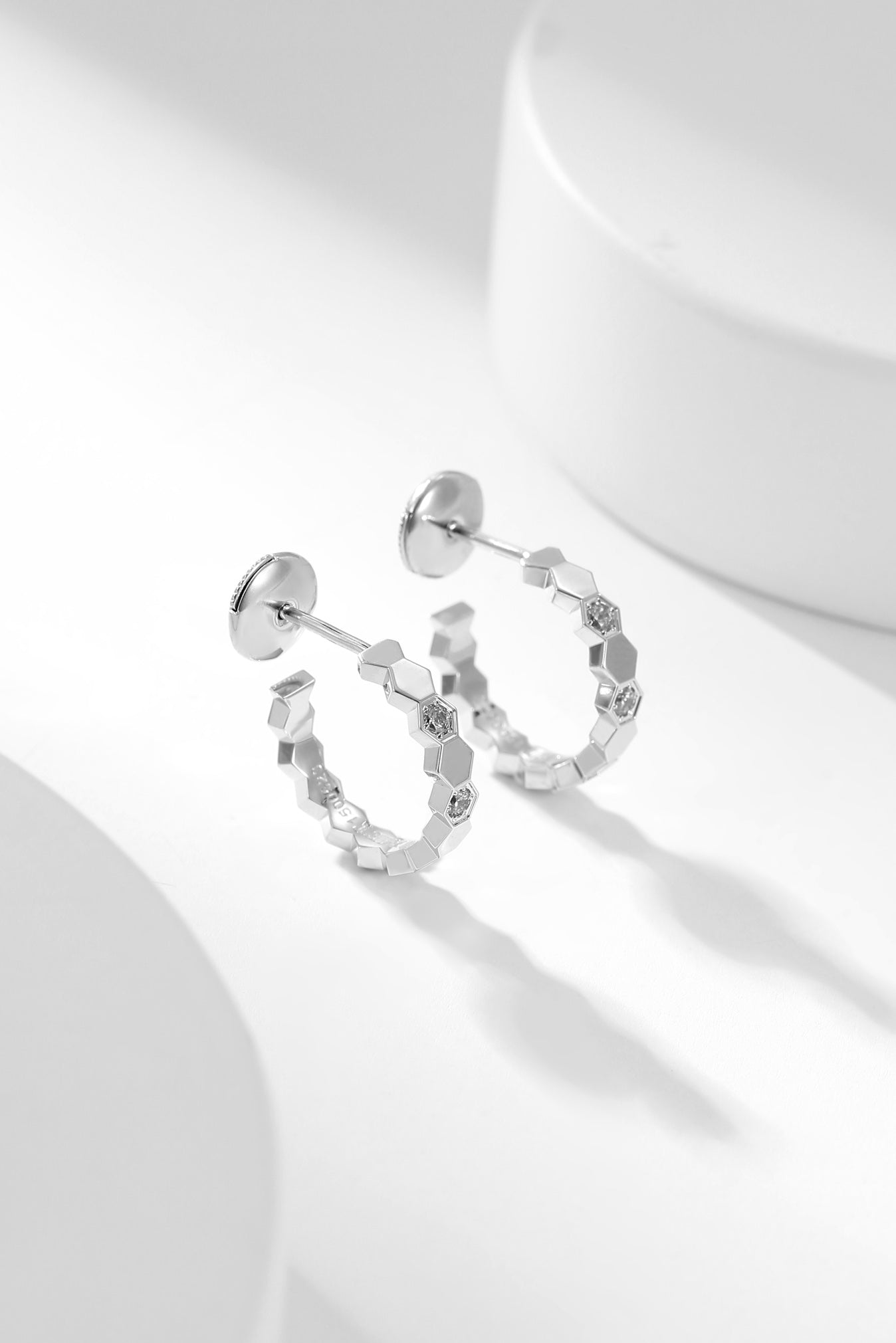 [Royal]BEE LOVE DIAMOND HOOP EARRINGS