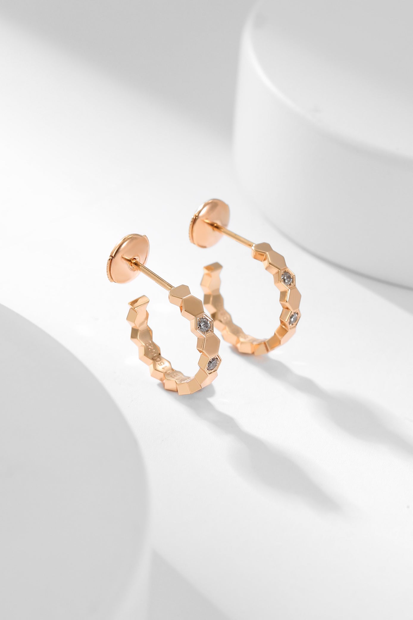 [Royal]BEE LOVE DIAMOND HOOP EARRINGS