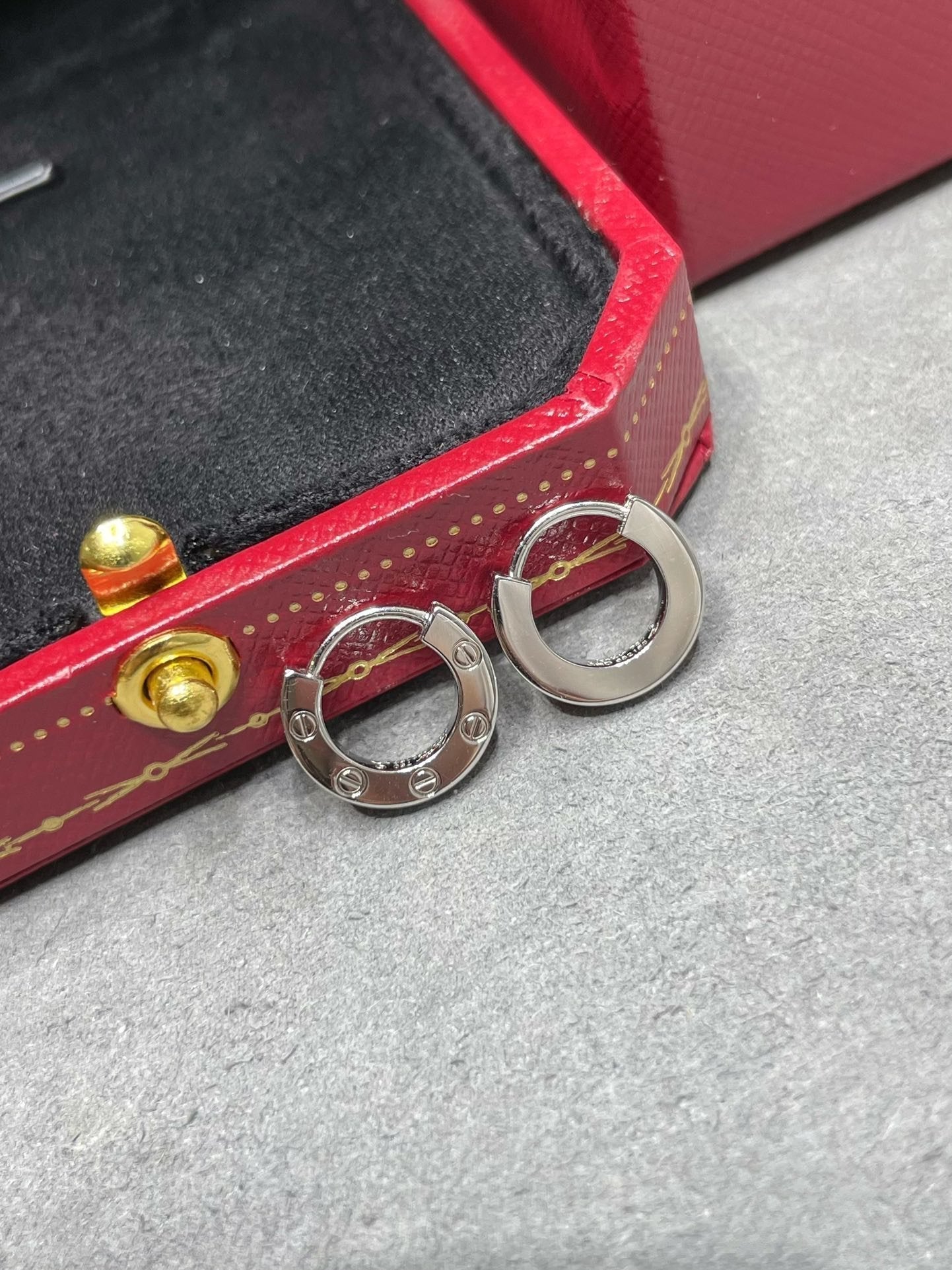 [Royal]LOVE MINI EARRINGS