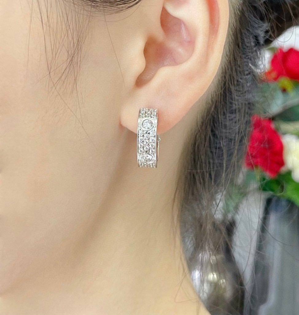 [Royal]LOVE 5.5MM DIAMOND PAVED EARRINGS