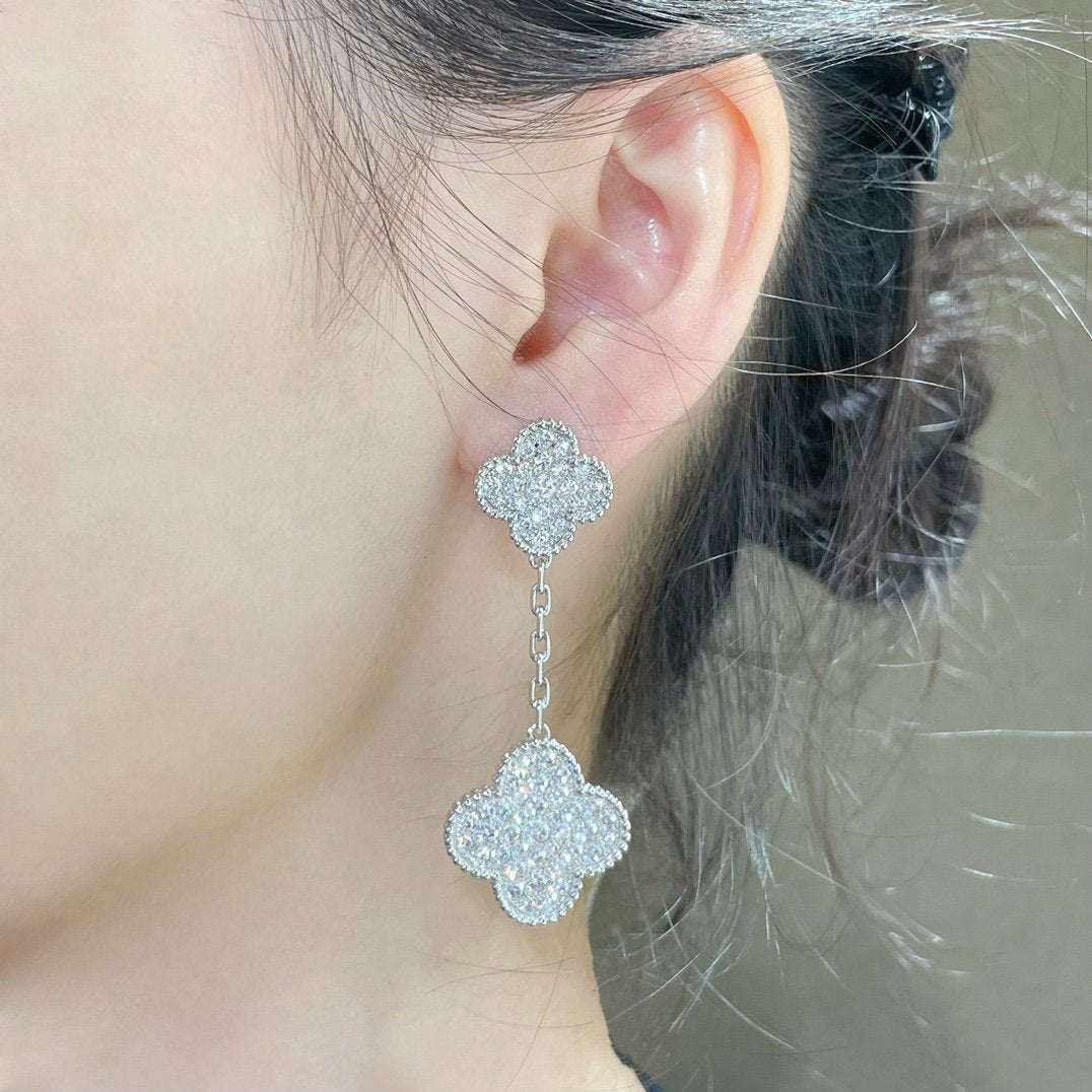 [Royal]CLOVER 2 MOTIFS DIAMOND PAVED SILVER EARRINGS