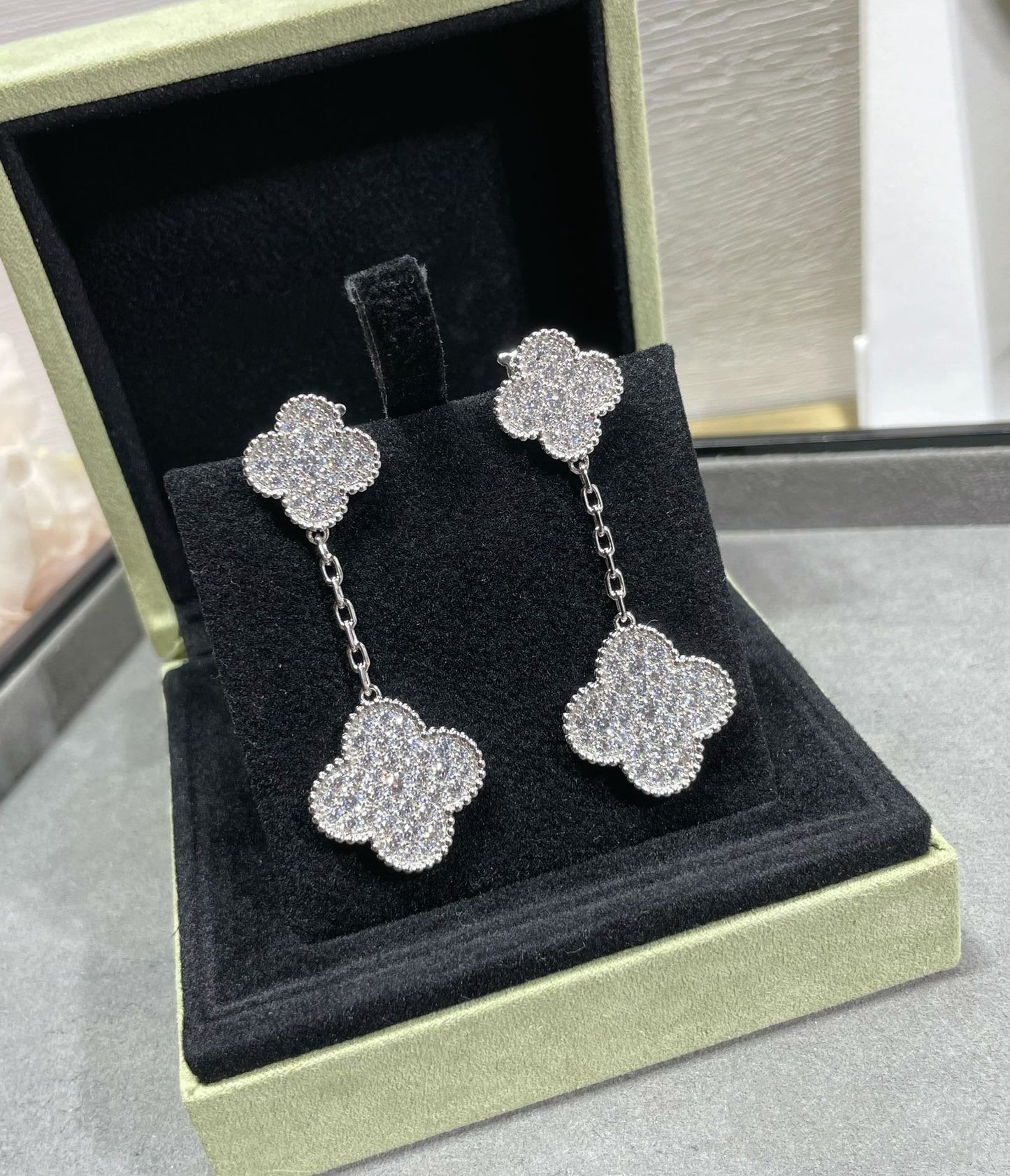 [Royal]CLOVER 2 MOTIFS DIAMOND PAVED SILVER EARRINGS