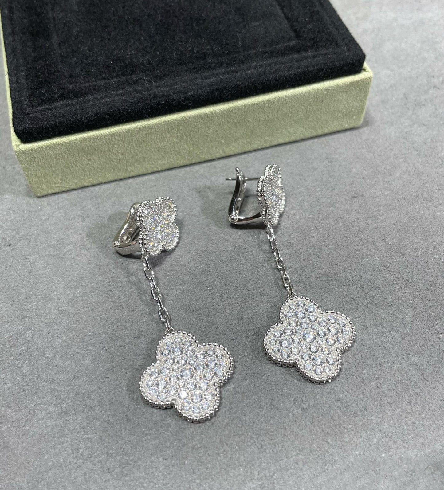 [Royal]CLOVER 2 MOTIFS DIAMOND PAVED SILVER EARRINGS