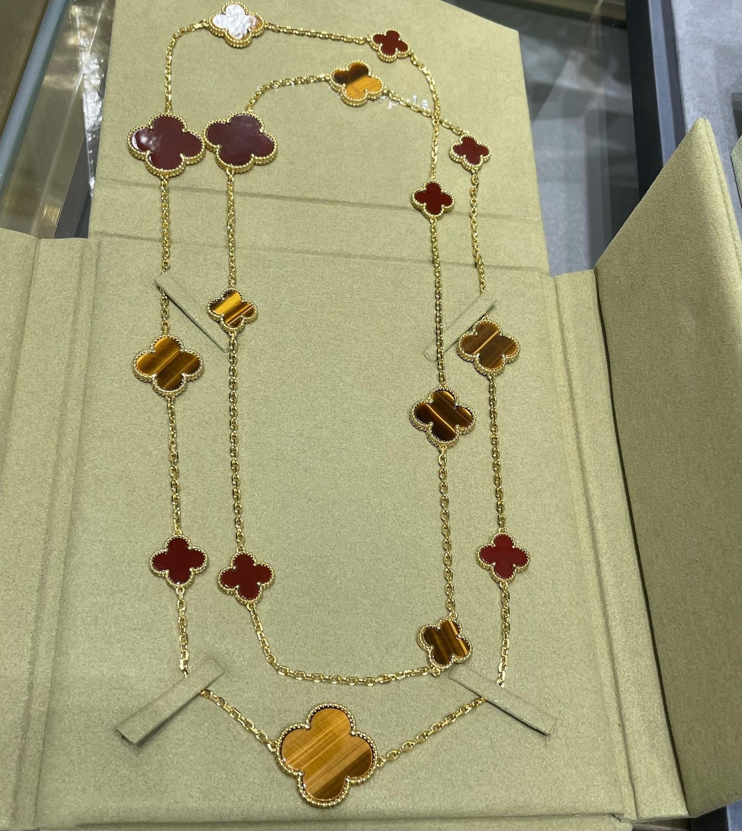 [Royal]CLOVER 16 MOTIF CARNELIAN TIGER EYE ROSE GOLD NECKLACE