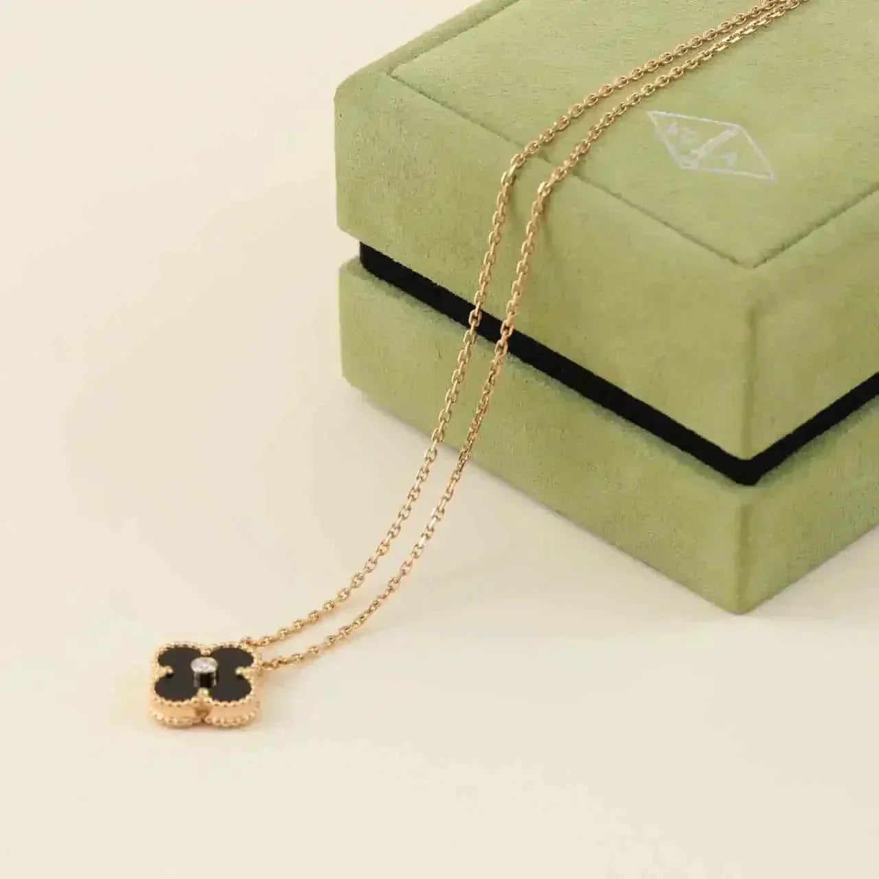 [Royal]CLOVER 15MM DIAMOND ONYX NECKLACE