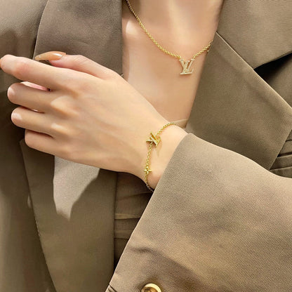 [Royal]LOGO STAR MOTIF GOLD BRACELET