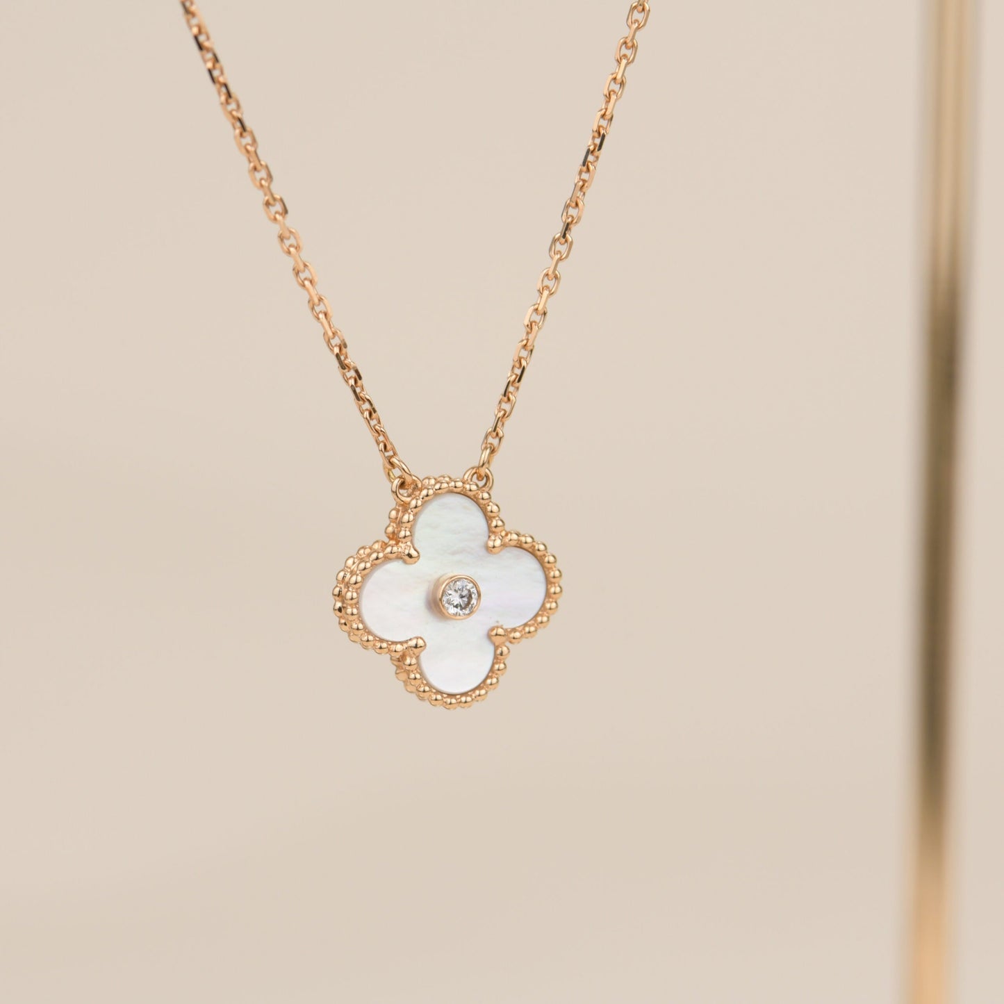 [Royal]CLOVER 15MM DIAMOND WHITE FRITILLARIA NECKLACE