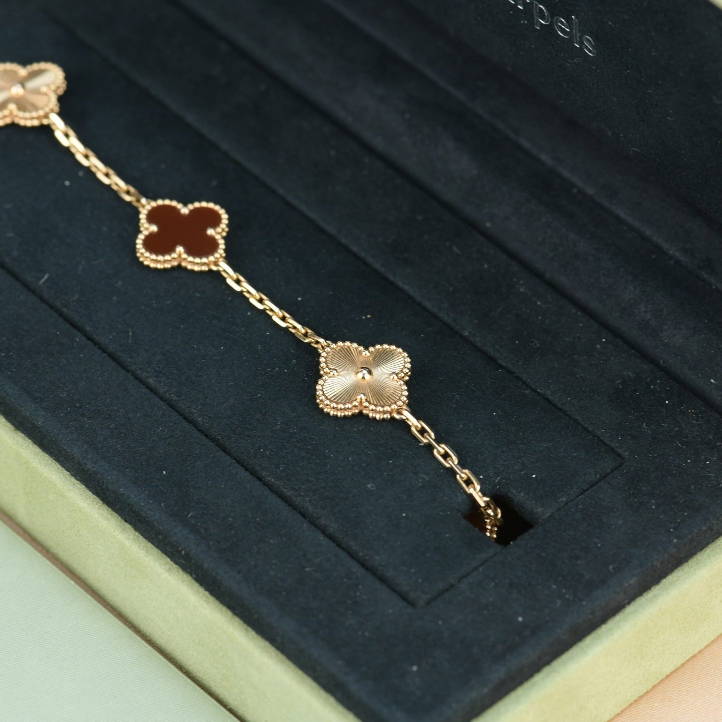 [Royal]CLOVER  5 MOTIFS CARNELIAN GOLD BRACELET