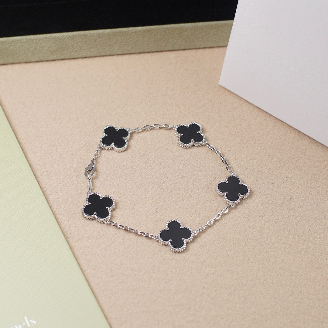 [Royal]CLOVER 5 MOTIF ONYXS  BRACELET SILVER