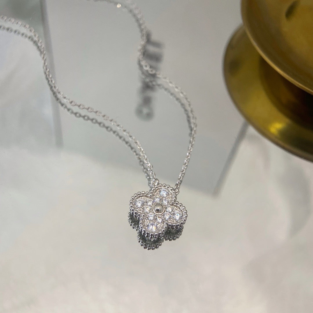 [Royal]CLOVER 15MM DIAMOND SINGLE FLOWER NECKLACE