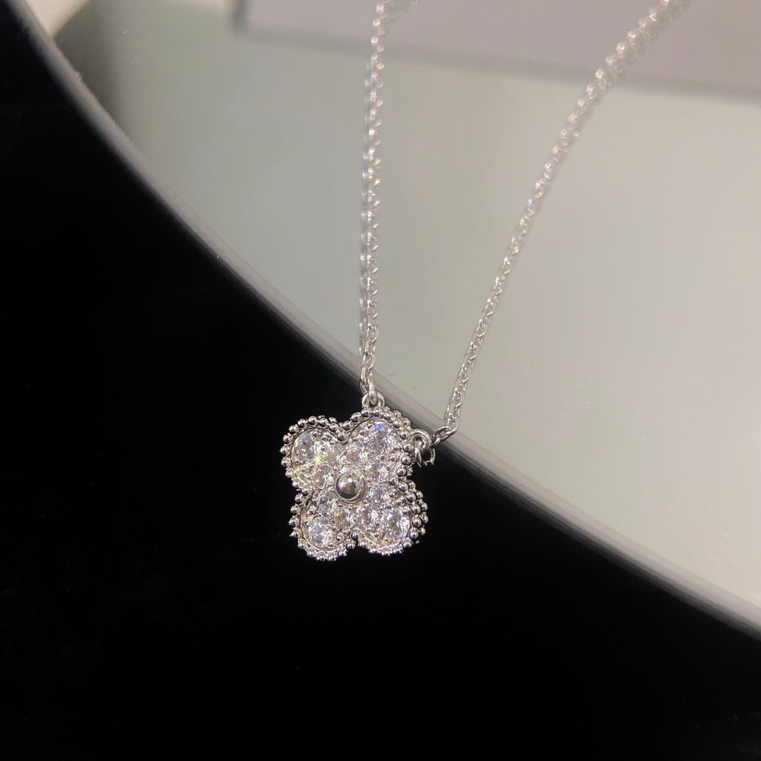 [Royal]CLOVER 15MM DIAMOND SINGLE FLOWER NECKLACE