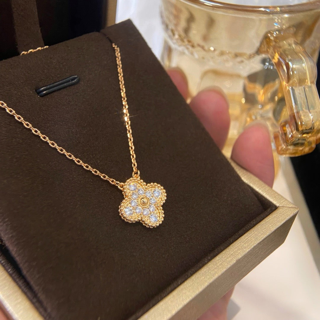 [Royal]CLOVER 15MM DIAMOND SINGLE FLOWER NECKLACE