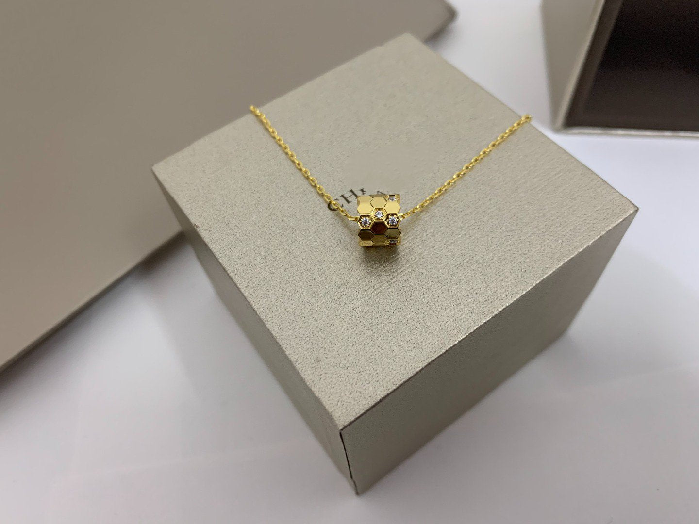 [Royal]BEE LOVE DIAMOND NECKLACE