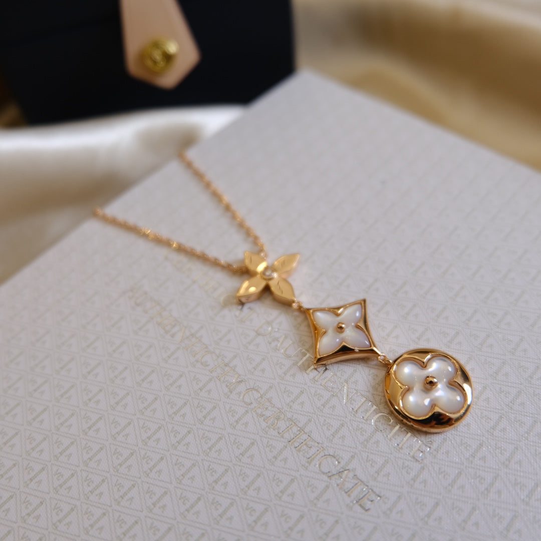 [Royal]COLOR BLOSSOM LARIAT NECKLACE PINK GOLD WHITE MOTHER PEARL AND DIAMOND