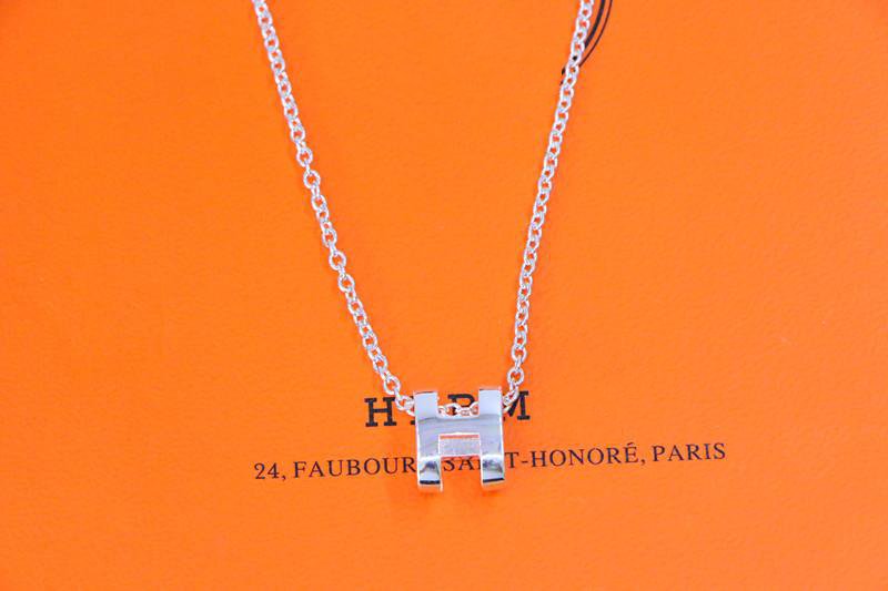 [Royal]HM NECKLACE H LETTER OVAL SERIES