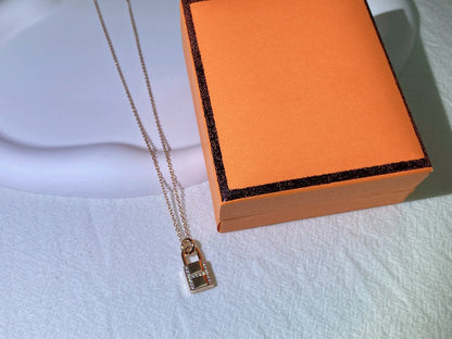 [Royal]HM ADVANCED NICHE LOCK HEAD NECKLACE DIAMONDS