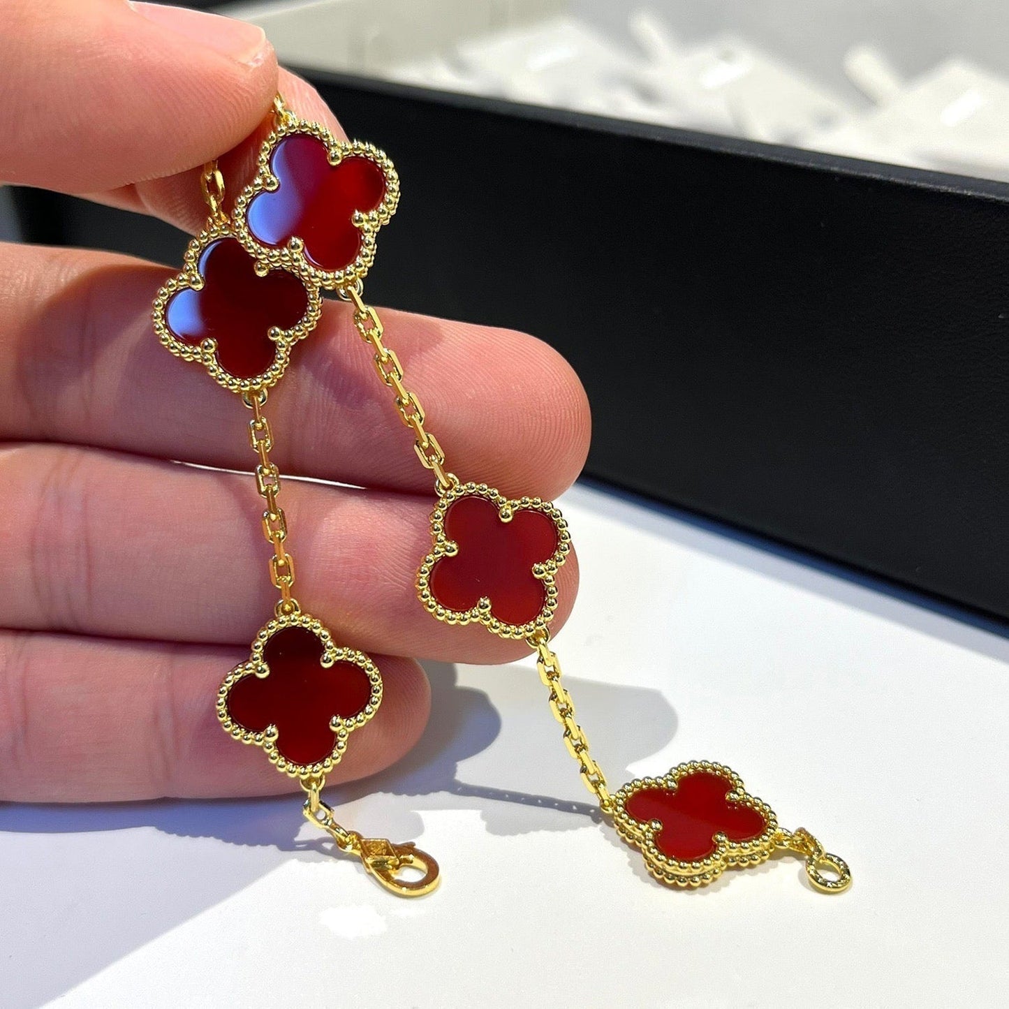 [Royal]CLOVER 5 MOTIFS RED AGATE  BRACELET