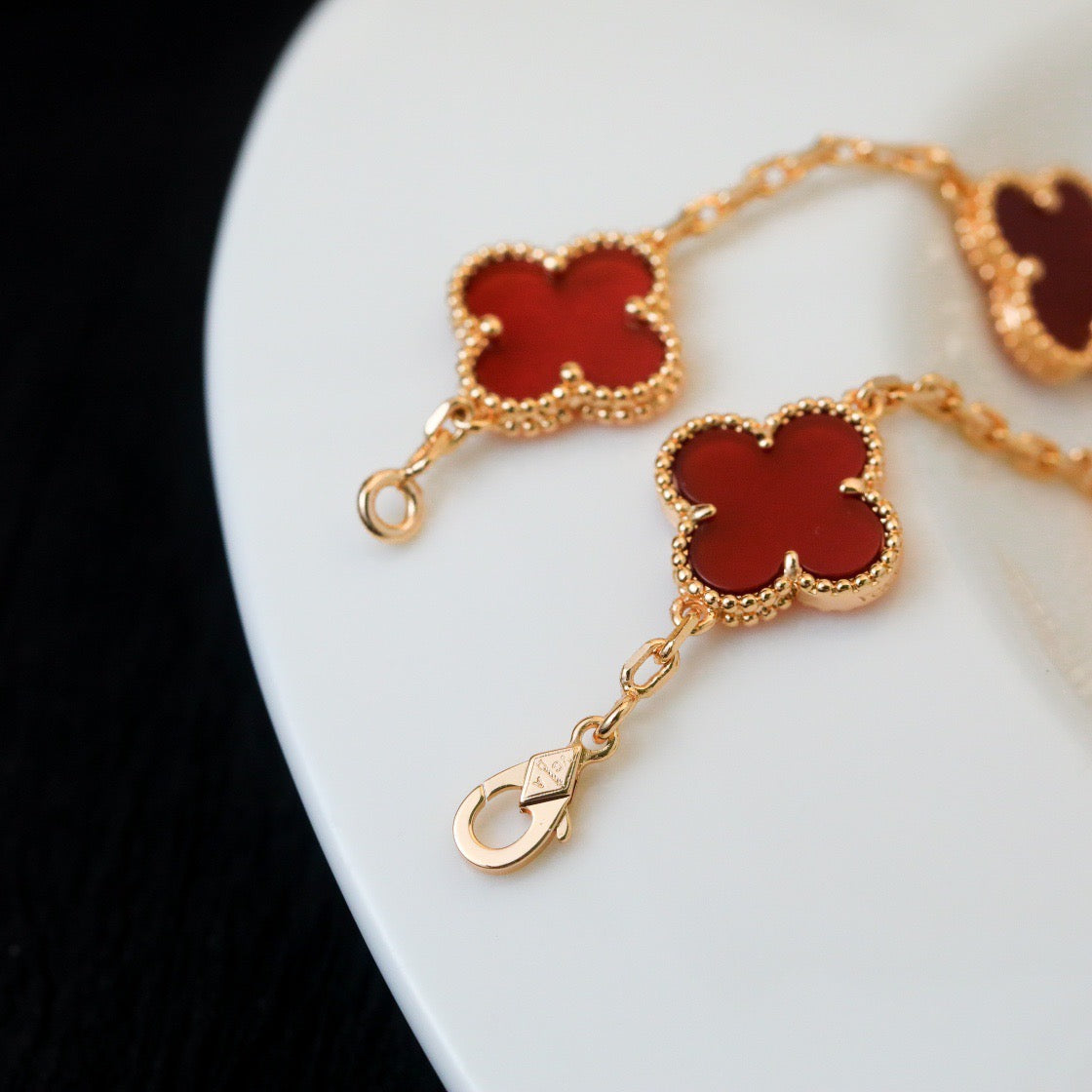 [Royal]CLOVER 5 MOTIFS RED AGATE  BRACELET