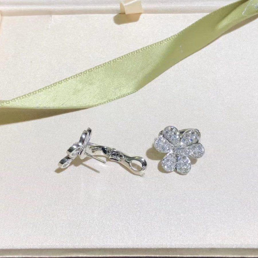 [Royal]FRIVOLE SILVER FLOWER DIAMOND EARRINGS